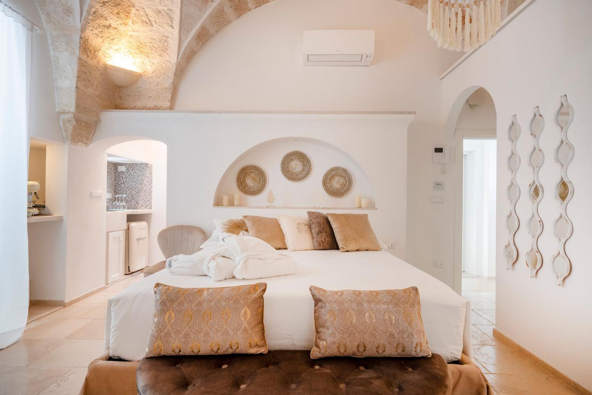 Apulia Charming Suites - Casa Rossa Suite Perla E Suite Corallo Savelletri Exterior photo